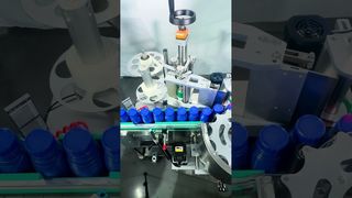 เครื่องติดฉลากอัตโนมัติ#fillingbottlingline #bottlingline #factoryautomation #labelingmachine