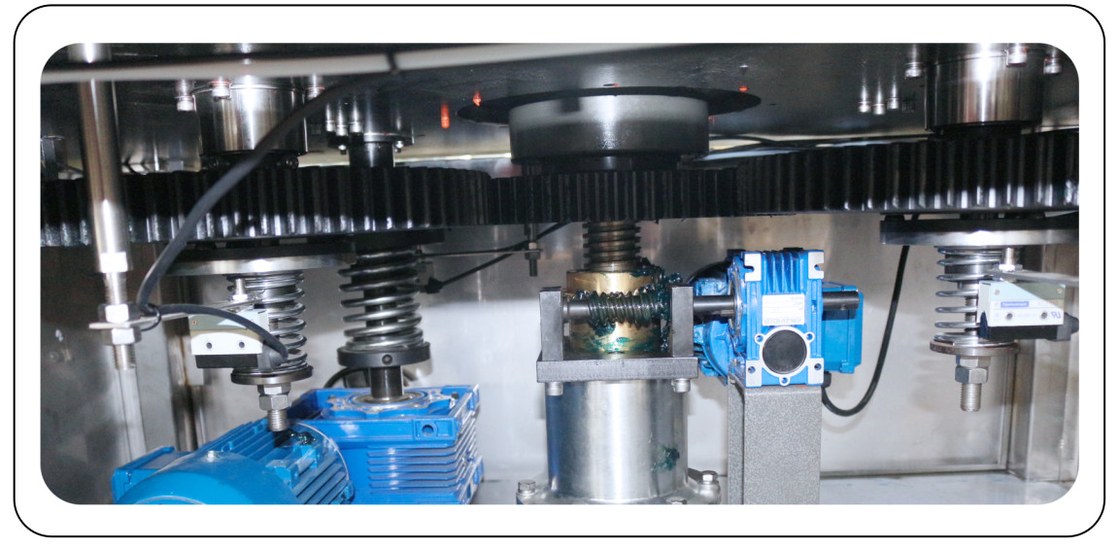 SUS304 เครื่องปิดหมุนอัตโนมัติ 6 หัวสําหรับยาฆ่าแมลงในถัง 1-5L