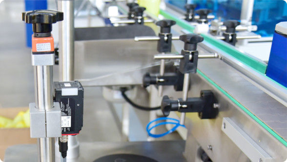 เครื่องกระจายของเหลวแบบเต็มหลายช่อง ปรับแต่งออกแบบให้เข้ากับระบบการผลิตแบบอัตโนมัติ