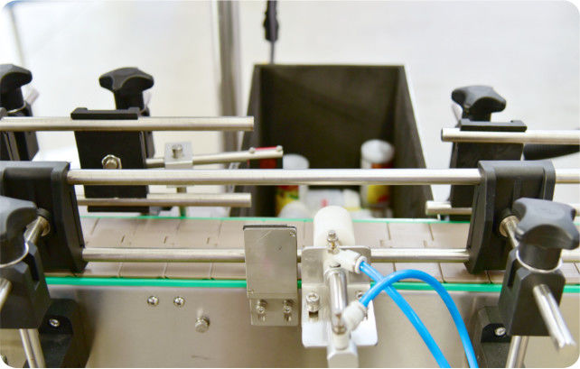 เครื่องบรรจุของเหลวเคมีแบบปรับปริมาณได้ พร้อมตัวเลือกที่ปรับแต่งได้ มอบความแม่นยำในการบรรจุสูงสำหรับการบรรจุภัณฑ์ของเหลว